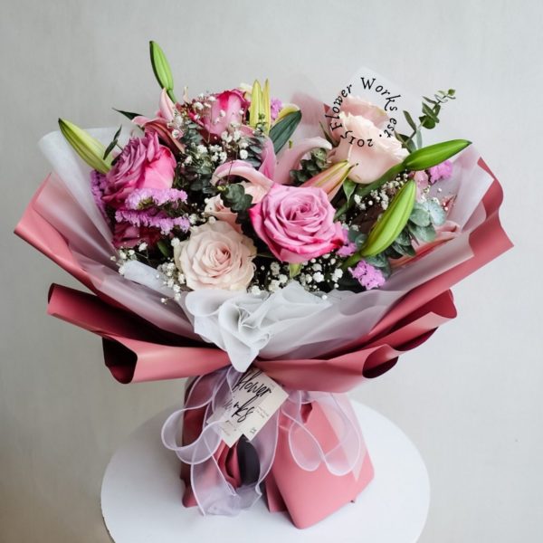 Stargazer + Ecuadorian Roses Bouquet